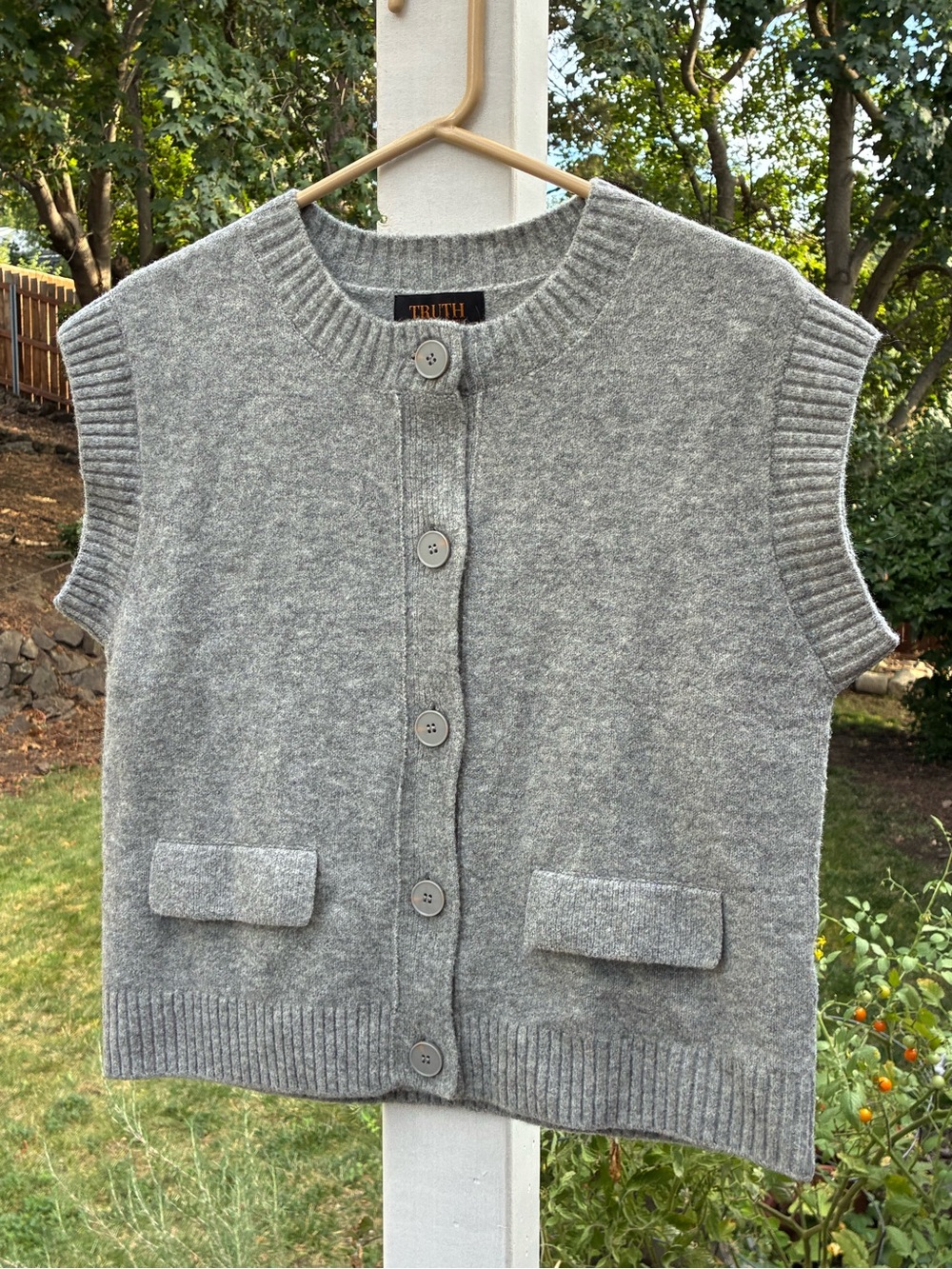 Truth Gray Button-Front Knit Sweater Vest, L